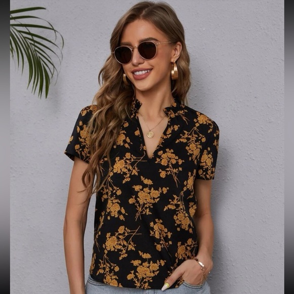 Tops - Floral print blouse